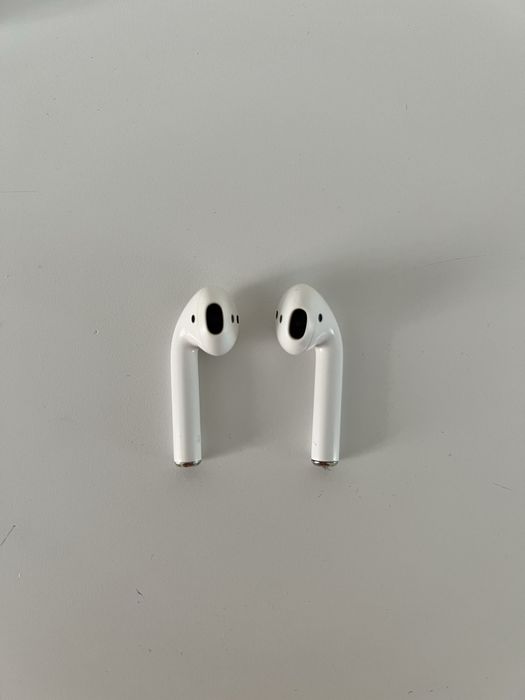 Продам Apple Airpods