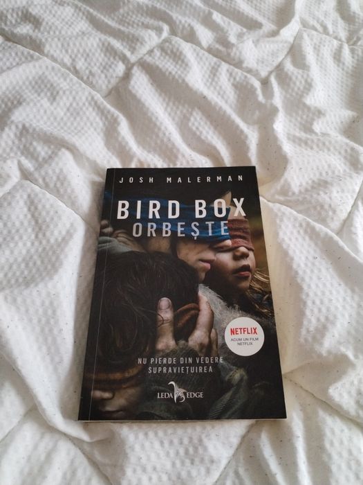 Vând cartea BIRD Box