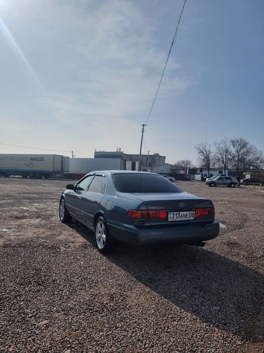 Тойота камри 25 2000год