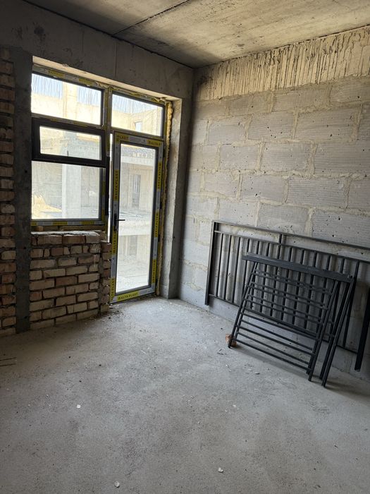 Uy sotiladi navastroyka art xaus qurgan