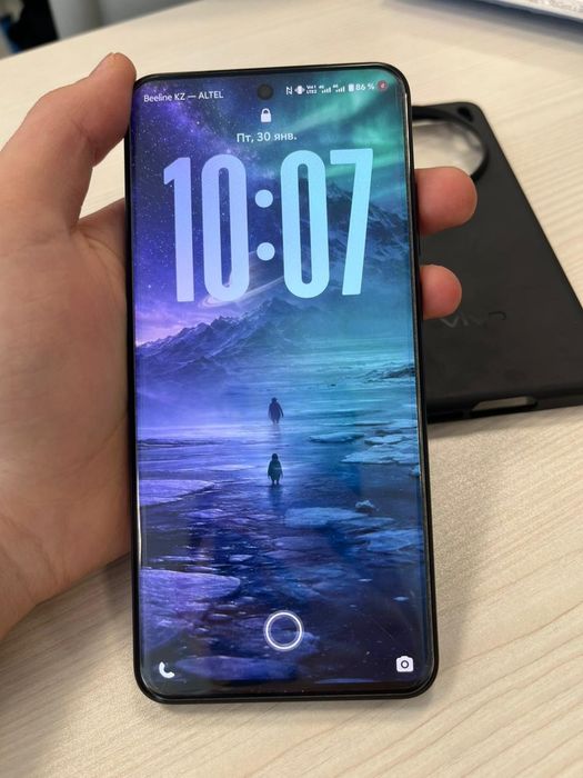 Продаю Vivo x 200