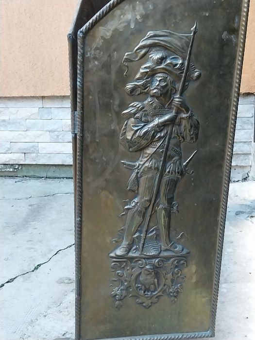 Paravan antiscantei pt.semineu, alamă