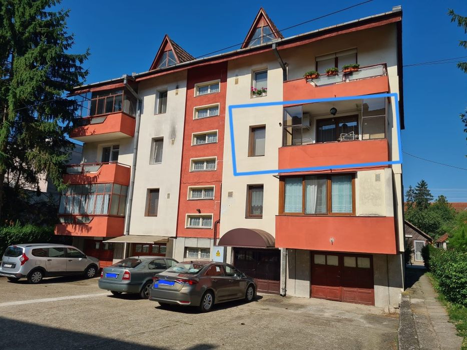 Apartament 3 camere + garaj și boxă-Brad HD.