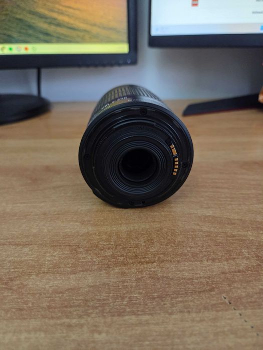 Canon EF-S 55–250mm f/4–5.6 IS