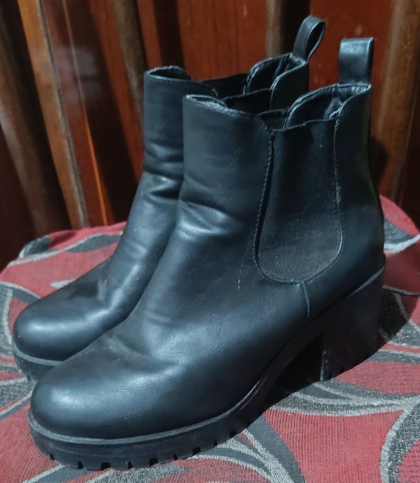 Ghete de dama marimea 39