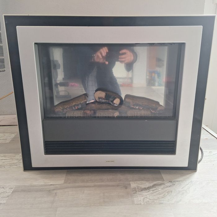 Șemineu electric da căldură si aer rece
