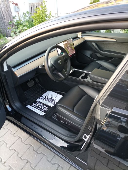 Tesla model 3 standard plus