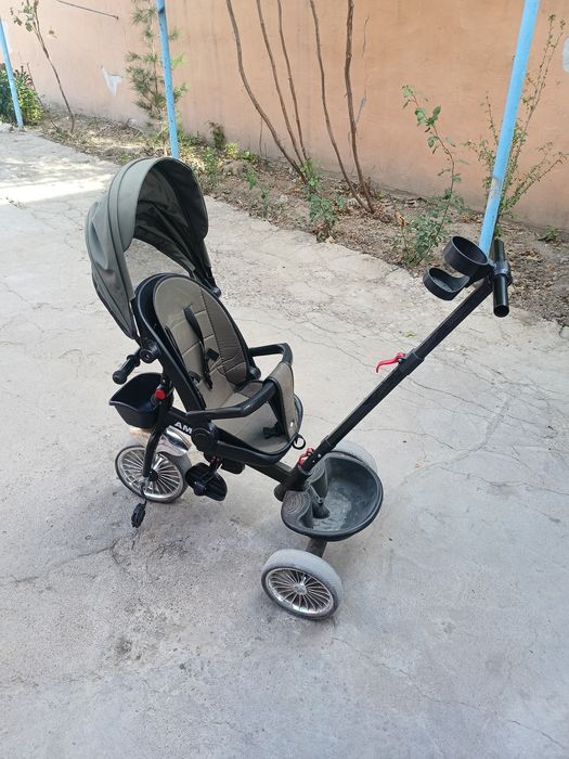 Продается коляска ходунок люлка и велик коляска