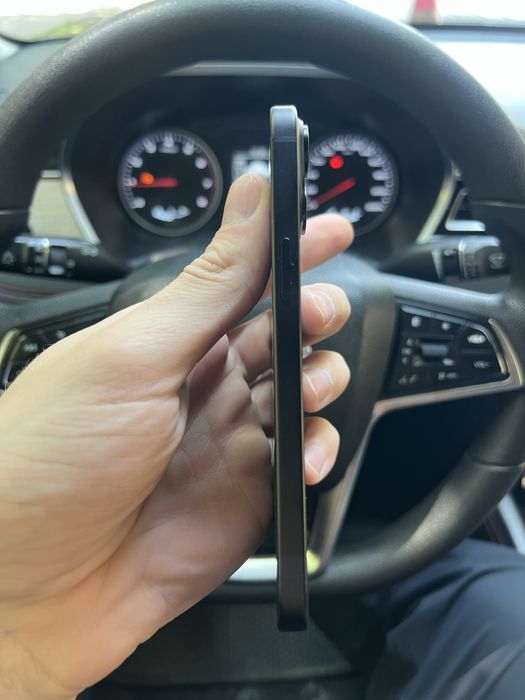Продам iphone заблокирован айфон 15