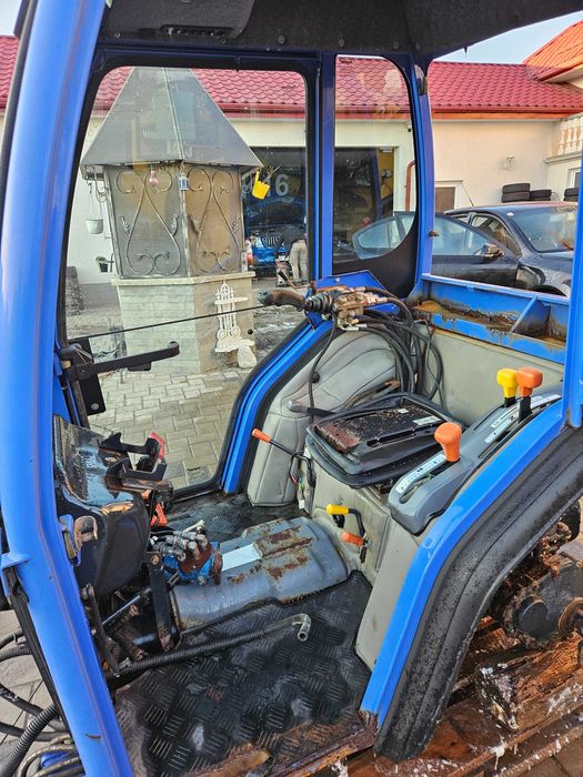 Dezmembrez Tractor Iseki 4330