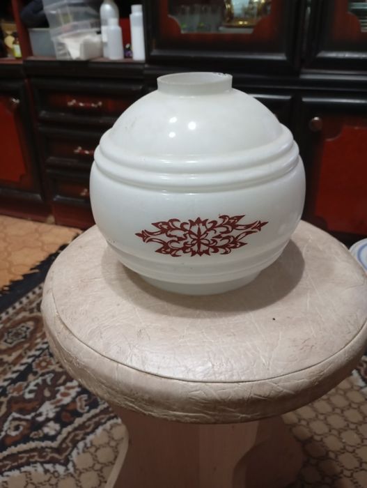 Продаю плафоны и светильник