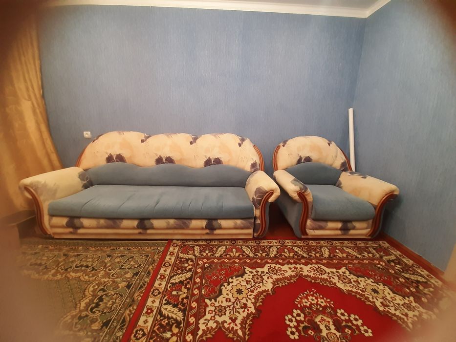 Продам диван с креслами