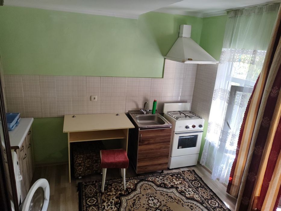 Комнта а аренду для двух трёх человек