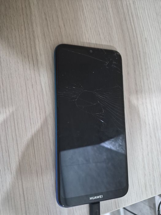 Продам Huawei Y7