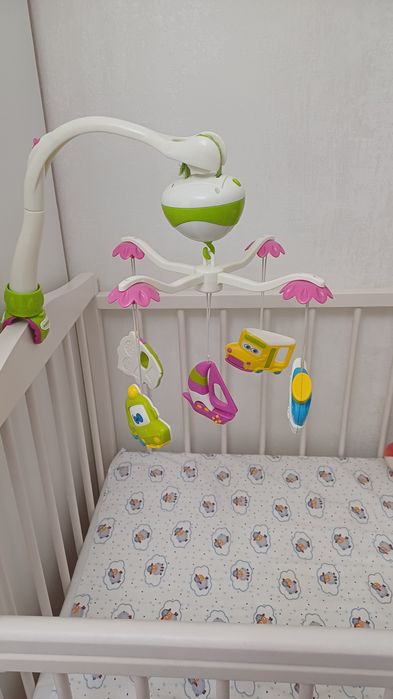 Продам мобиль на кроватку