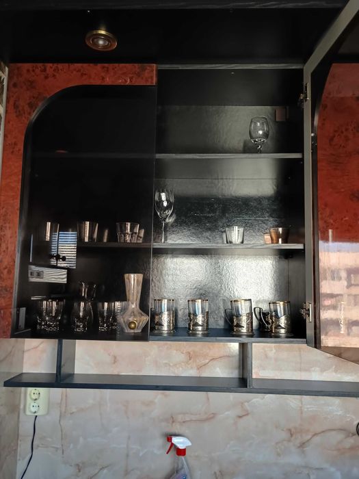 Модулна кухня с умивалник и абсорбатор