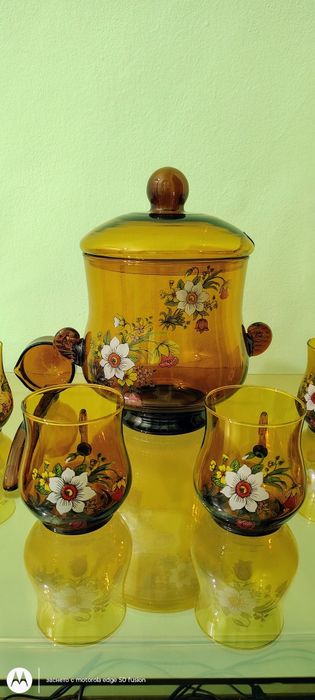 Продавам стъклена кана с черпак