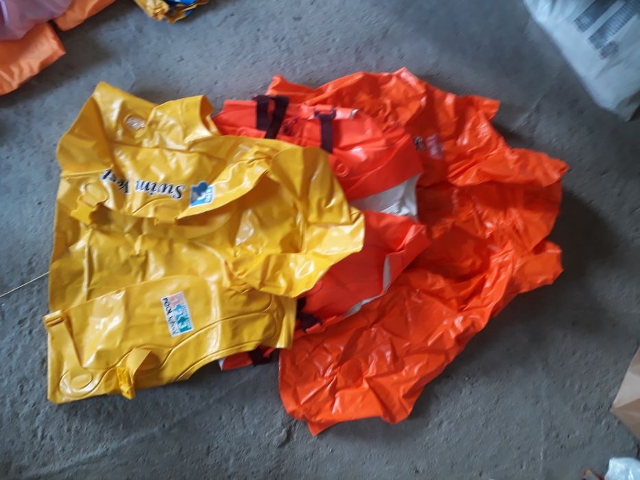 жилеты для плавание