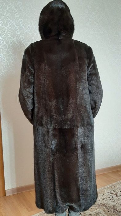 Продам норкувую шубу