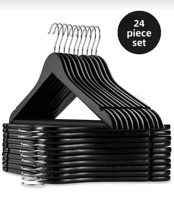 Vand set 24 de umerașe din lemn