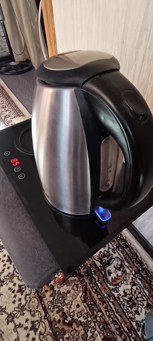 Продам электрочайник Артель.