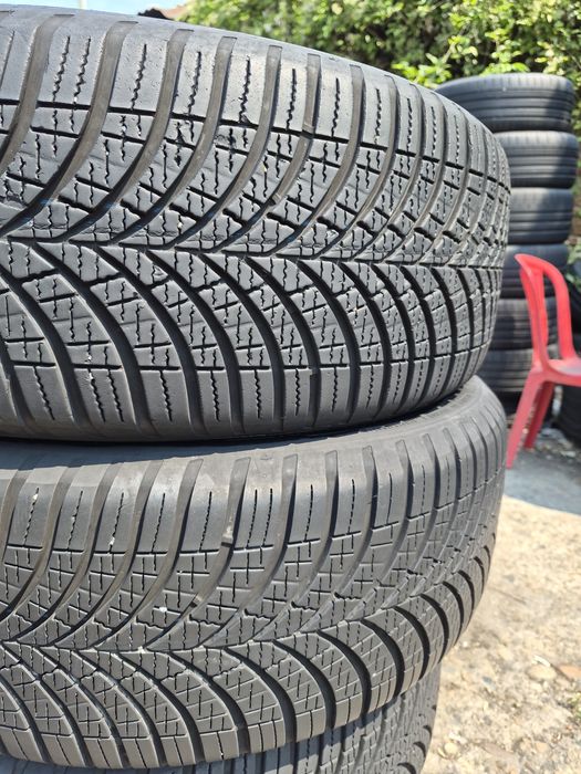 4бр. 235 55 19 Goodyear всесезонни.