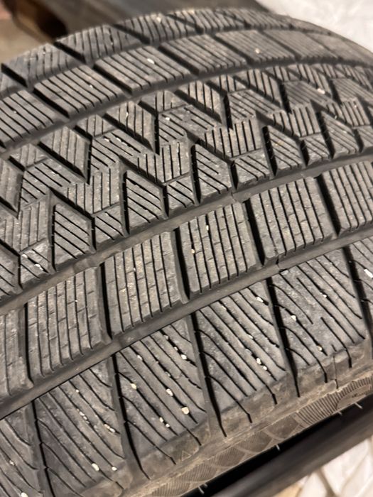 Vand cauciucuri 2 marimi Gripmax sport xxl r19 2 ierni folosite uzate 15 % maxim