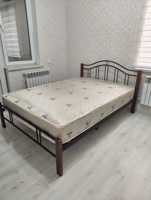 Кровать  и матрас продаются отдельно