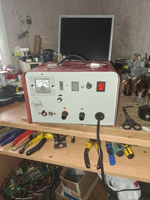 Зарядное устройство продам