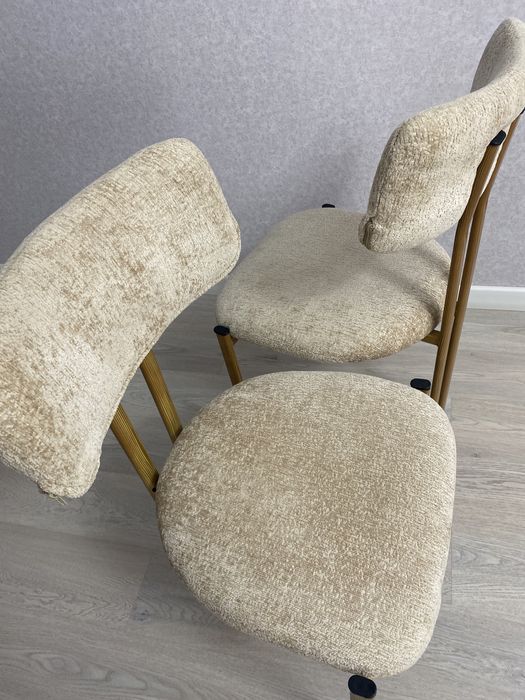 Продам стол и 2 стула в отличном состоянии