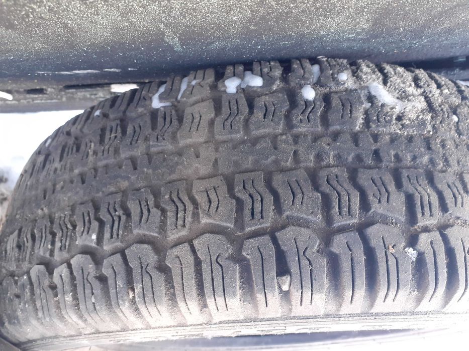 Продам два баллона 205/70/16