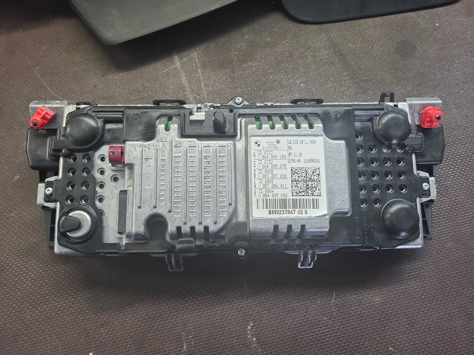 Display navigatie mare bmw seria 7 f01,f02,f03 cod oem 9237847