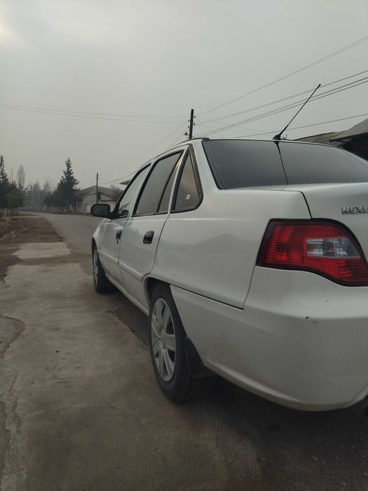 Nexia 2 sotiladi Super bez kond