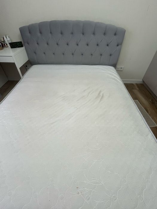 Двуспальная кровать