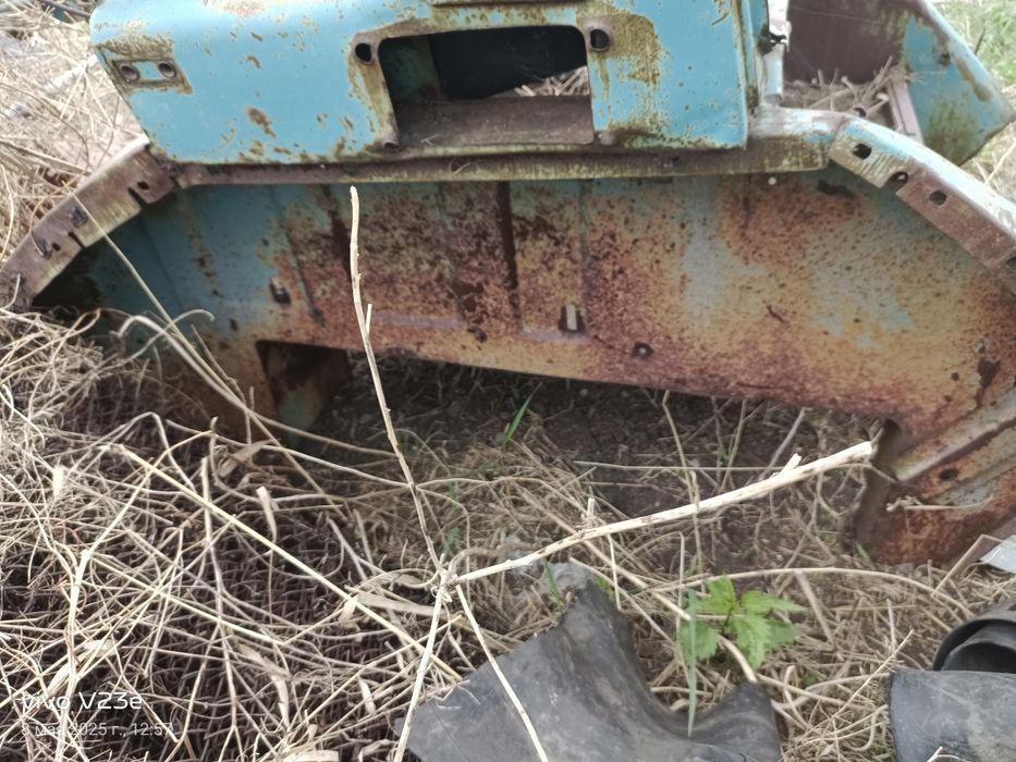 Продам две кабины на мтз капот