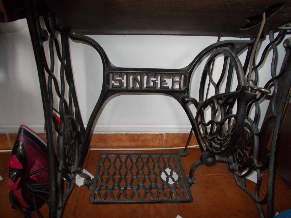 Mașină de cusut Singer