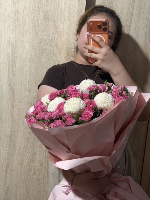 Кустовые розы букет