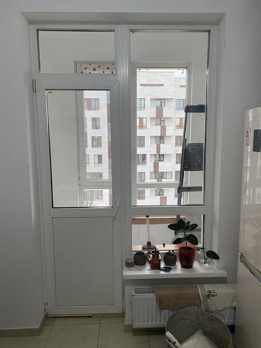 Продам раму пластиковое вместе с окнами