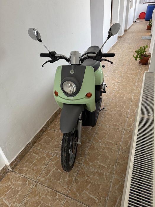 Vand scuter retro -benelli pepe 9000 km impecabil