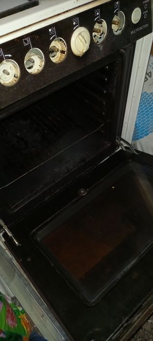 Продам газ плиту