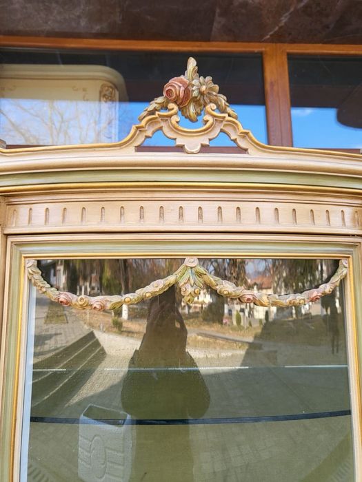 Изключително красива венецианска витрина