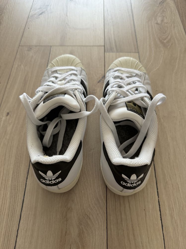 Adidas Superstar alb negru marimea 35 5 Timisoara OLX.ro