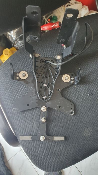 Yamaha fz1,стойка за номер на мотор EVOTECH
