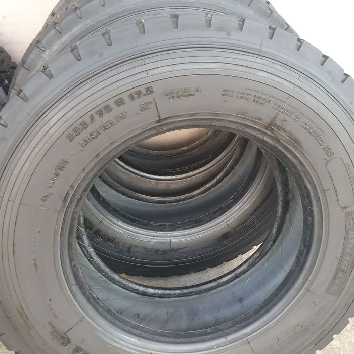 Anvelope 225 75 17,5 Michelin.