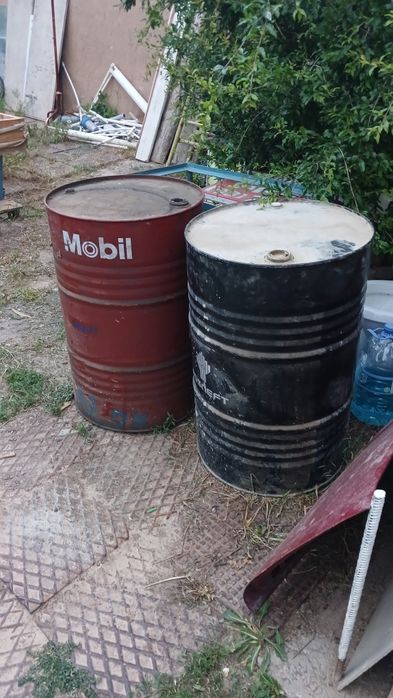 200 litrli bochkalar