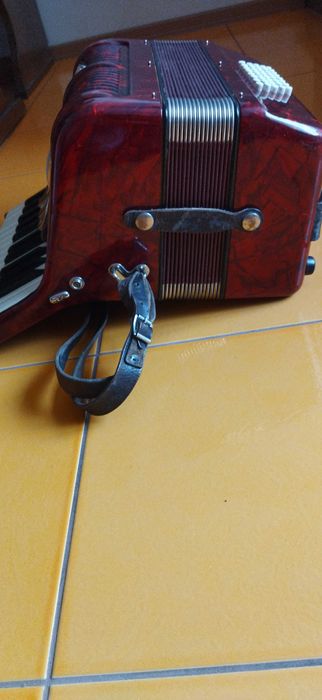 продава акордеон Weltmaister 40 баса