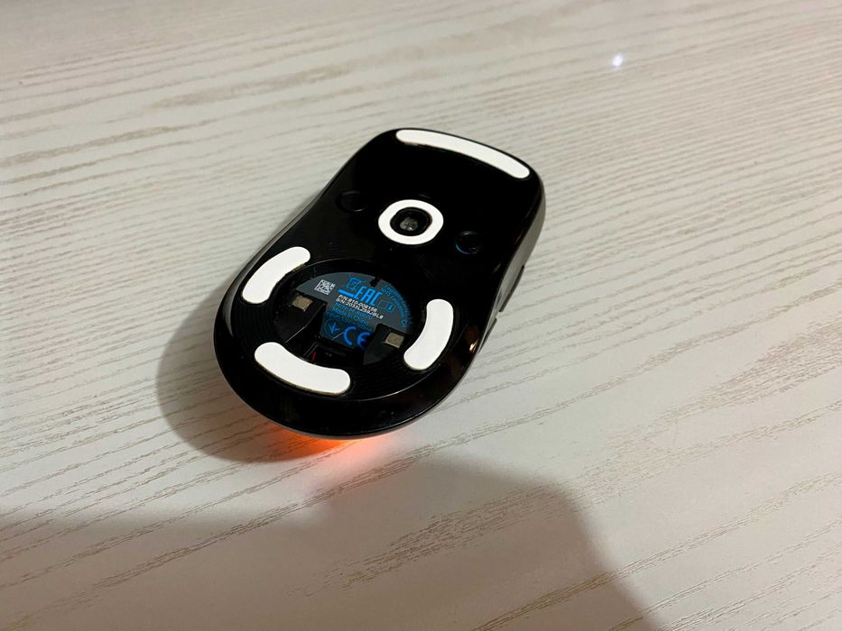 Мышь Logitech G PRO Superlight, черная