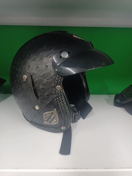 Каска за мотор….