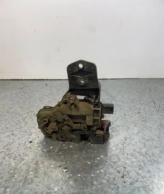 Broasca usa spate stanga Volkswagen VW Golf 2001 1.6 MT (105 hp)