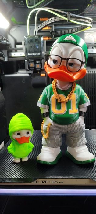 Продается игрушка пластиковая